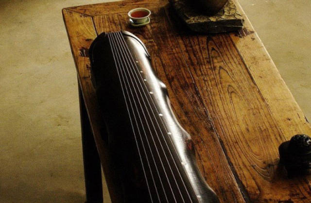 自贡市古琴蕴含的传统文化，一把古琴制备出来要两年的时间